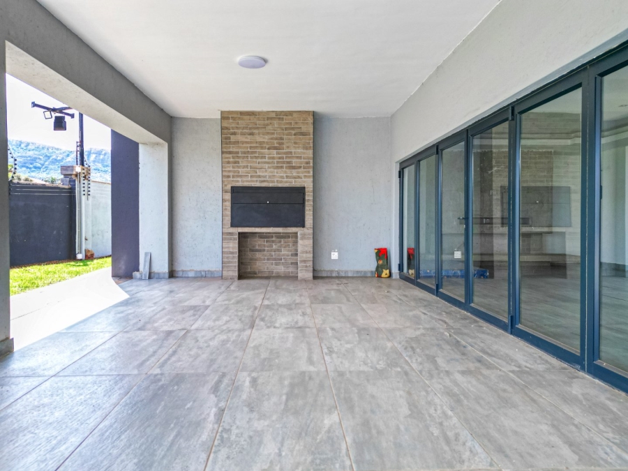 6 Bedroom Property for Sale in Gateway Manor North West